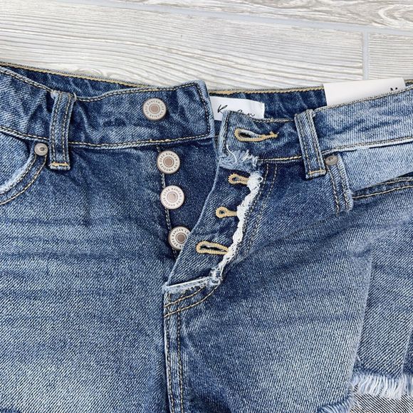 KanCan Jean Shorts Mid Rise Cut Off Denim Size Medium KC9213M Button Fly NWT - Picture 4 of 10